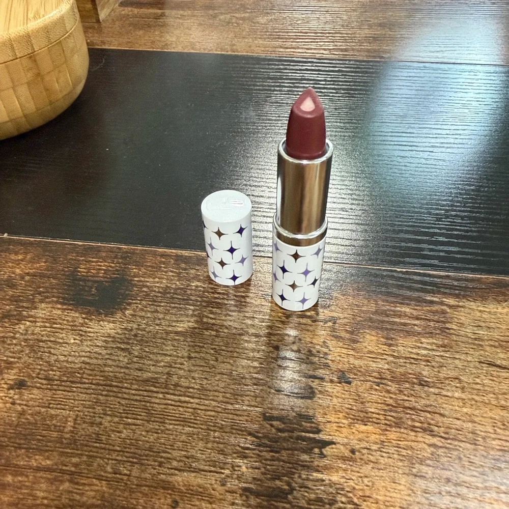 New Clinique Dramatically Different in A Different Grape